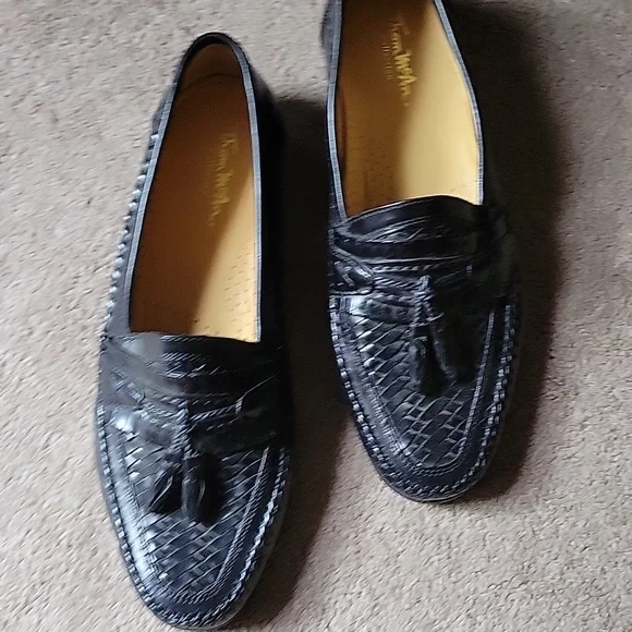 Men's dress shoes